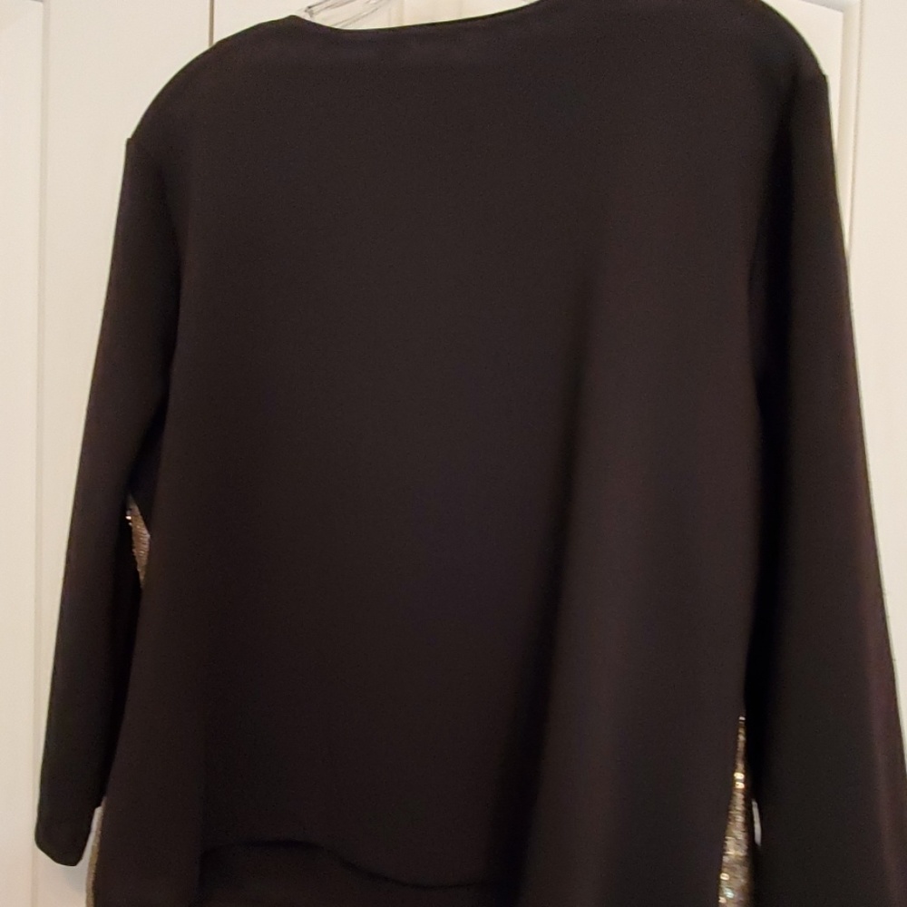 Top - Picture 2 of 2